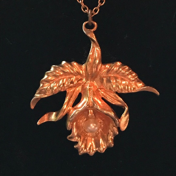 Vintage Iris Flower Necklace w/ Faux Pearl Center! - Picture 2 of 6